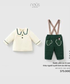 Quần yếm cảo xanh lá thêu người tuyết cùng áo dài tay be